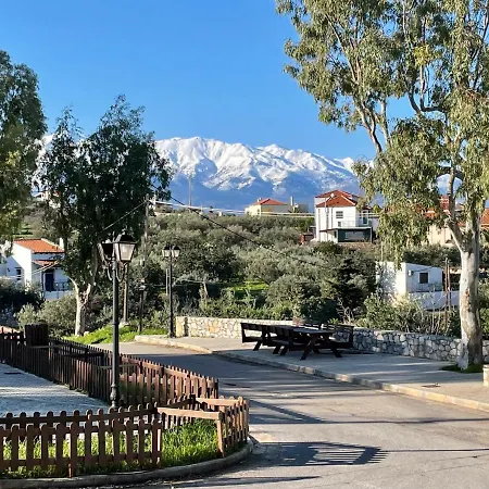Apartment Roumatsali - Hidden 2br Historical Gem *