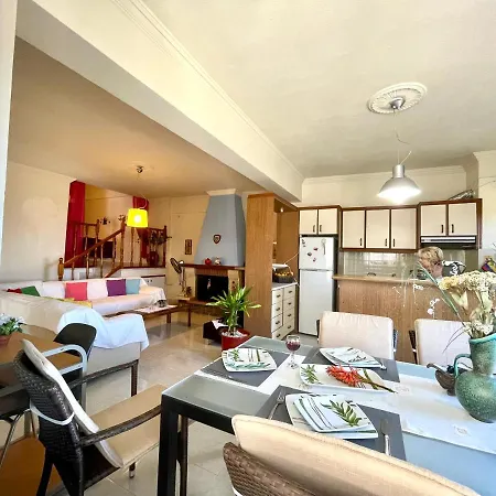 아파트 Roumatsali - Hidden 2br Historical Gem